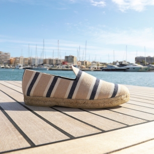 RIVIERA MULTI STRIPES

MULTI STRIPES, LEATHER LINING, JUTE/RUBBER SOLE, DUST BAG, SHOE-HORN AND BOX, HANDMADE IN SPAIN, HANDCRAFTED TO ORDER IN 21 DAYS

RIVIERA FOR MEN

📱 www.shoesfactory1985.com
#shoes #goodyear #patina #zapatosdelujo #lujo #luxury #luxuryshoes #menstyle #tie #shopping #shoponline #traje #caballero #rivierashoes #riviera #espardeñyes #espardeñas #slippersforwomen #women #golf #weddingshoes #sandals #wedding #dayoflife #golflovers