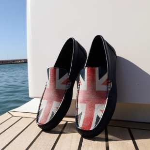 DRIVER NAVY CALF UK

NAVY CALF, UK PRINT, LEATHER LINING, RUBBER SOLE, DUST BAG, SHOE-HORN AND BOX, MADE IN SPAIN, HANDMADE TO ORDER IN 21 DAYS, MADE TO ORDER IN 21 DAYS

DRIVERS FOR MEN

📱 www.shoesfactory1985.com
#shoes #goodyear #patina #zapatosdelujo #lujo #luxury #luxuryshoes #menstyle #tie #shopping #shoponline #traje #caballero #rivierashoes #riviera #espardeñyes #espardeñas #slippersforwomen #women #golf #weddingshoes #sandals #wedding #dayoflife #golflovers